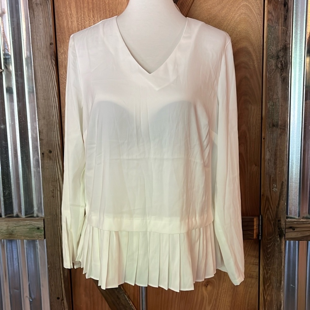 NEW The Limited Off White Top M